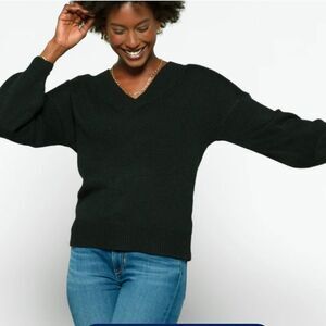 PINK CLOVERJazzie V‎ Neck Sweater Dark Green Small Stitch Fix Nwt